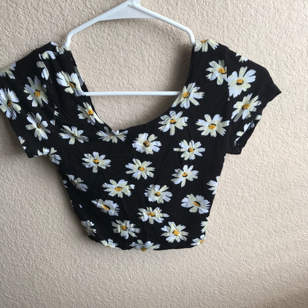 NWOT Pacsun Flower Crop Top